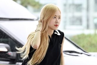 BLACKPINK’s Rosé looks casual and chic as she departs from the nearest airport