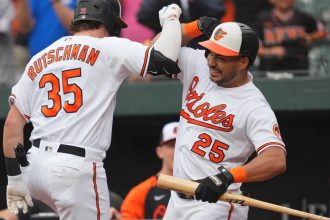 Orioles hang on late, avoid sweep by Astros