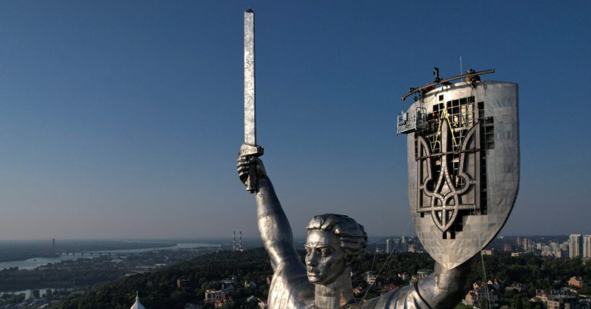 Ukraine Replaces the Soviet Symbol on the Motherland Monument