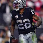 Raiders RB Josh Jacobs agrees to deal, will end holdout