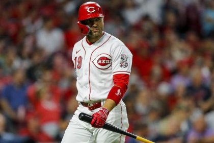 Reds place 1B Joey Votto (shoulder) on IL