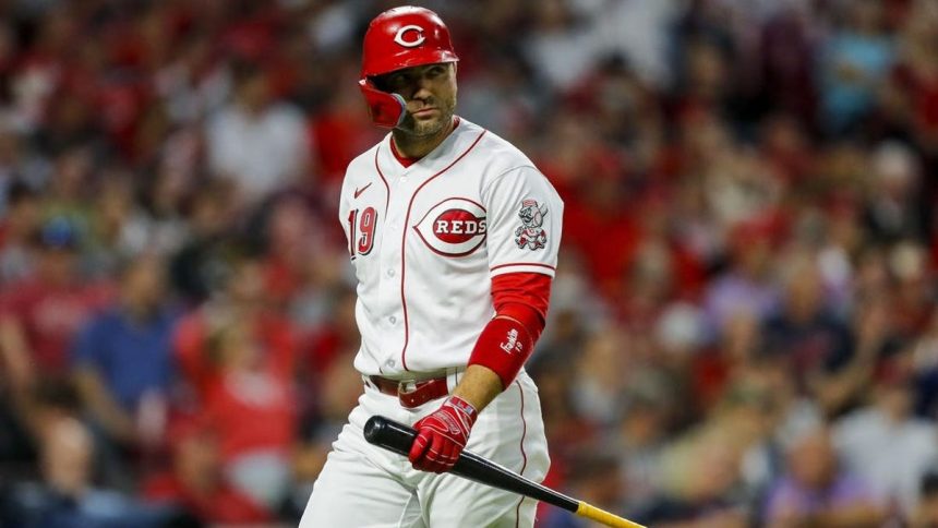 Reds place 1B Joey Votto (shoulder) on IL