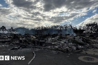 Why weren't Maui residents warned about the fire sooner?