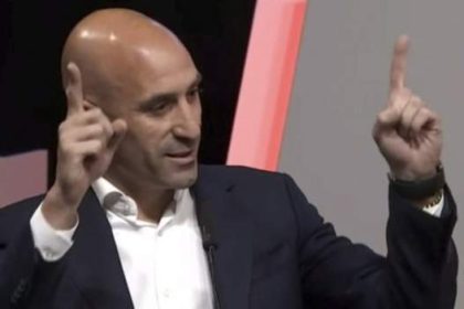 Luis Rubiales refuses to step down as Spanish football federation president