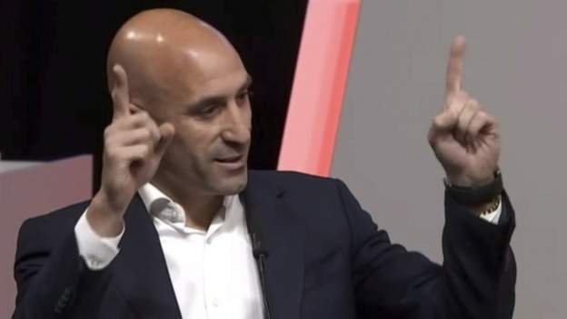 Luis Rubiales refuses to step down as Spanish football federation president