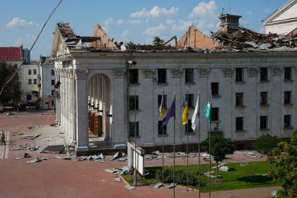 Russian Missile Strikes City Center in Northern Ukraine