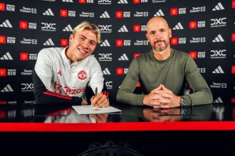 Manchester United confirm the signing of Rasmus Højlund