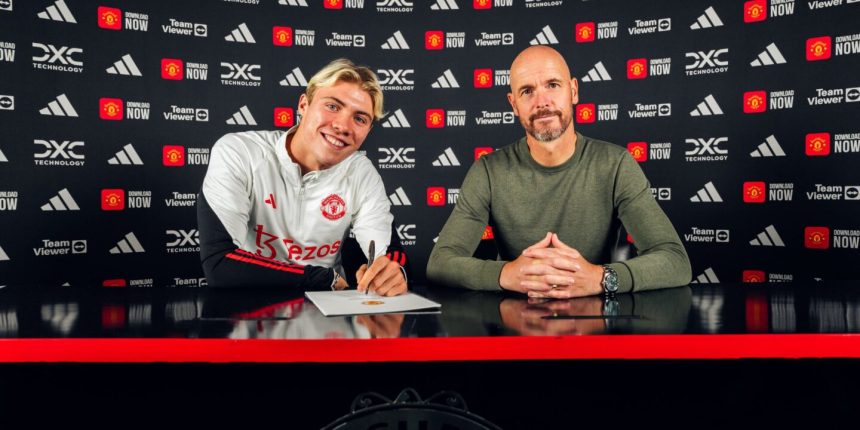 Manchester United confirm the signing of Rasmus Højlund