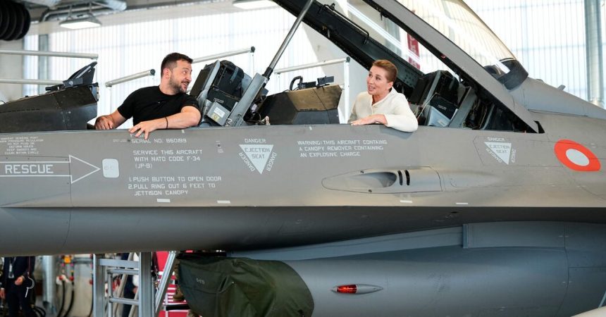 Zelensky Thanks Denmark for Pledging to Donate F-16 Fighter Jets