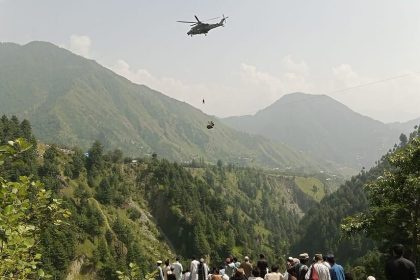 Rescuers Save Several Children Trapped in Broken Cable Car