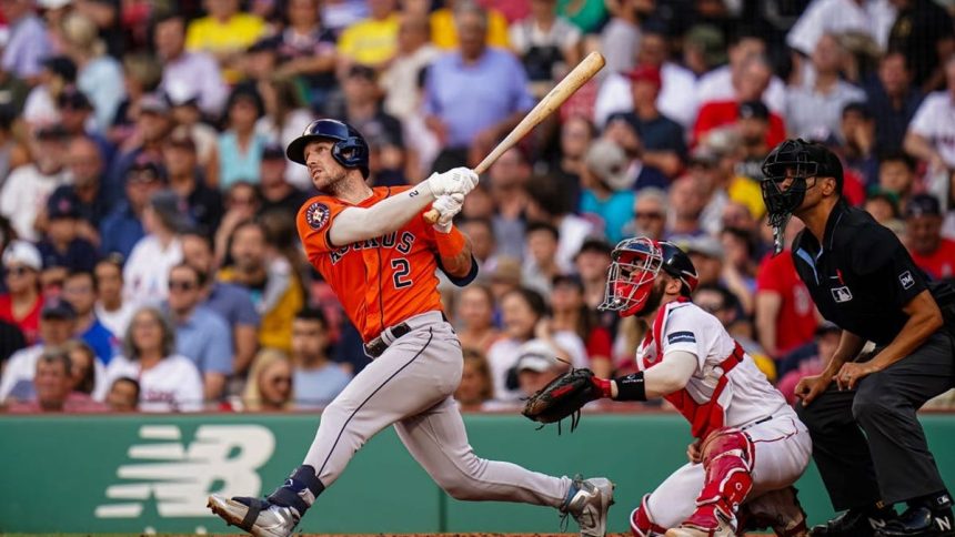 Astros down Red Sox, earn first sweep at Fenway Park