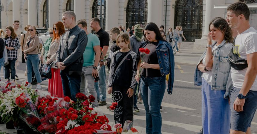 After Prigozhin’s Death, Mourners Gather at Wagner Memorial in Moscow