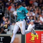 Hot-hitting Julio Rodriguez sets record in M’s win