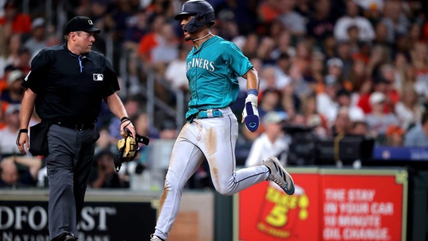 Hot-hitting Julio Rodriguez sets record in M’s win