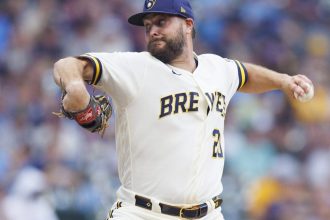 Twins, Brewers clash in matchup of Central leaders