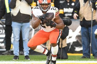 2023 RB rankings; Nick Chubb the 1?