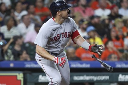 Thanks to Adam Duvall’s heroics, Red Sox seek split in Houston