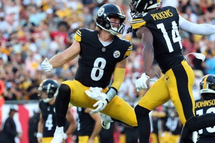 Kenny Pickett, Steelers top Baker Mayfield, Bucs