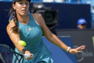 Jessica Pegula keeps rolling with comeback win in Cincinnati