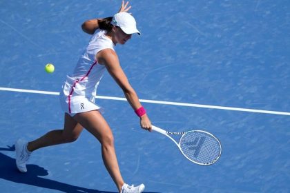 Top seed Iga Swiatek takes down Wimbledon champ in Cincinnati