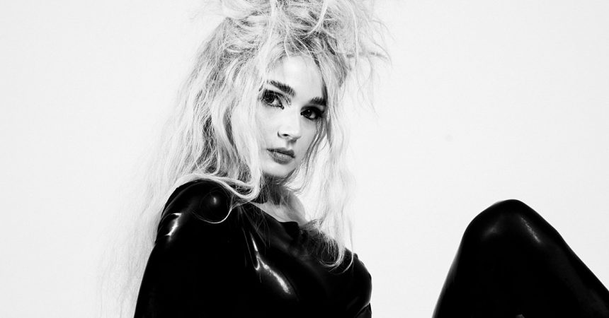 See Poppy’s ferocious live debut of Kittie’s 1999 song “Spit”