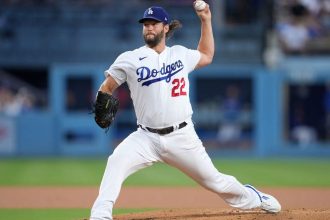 Clayton Kershaw, power bats lead Dodgers past D-backs