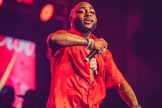 “Are you ready” – Davido Says as He Shares Throwback Photo, Fans Reacts