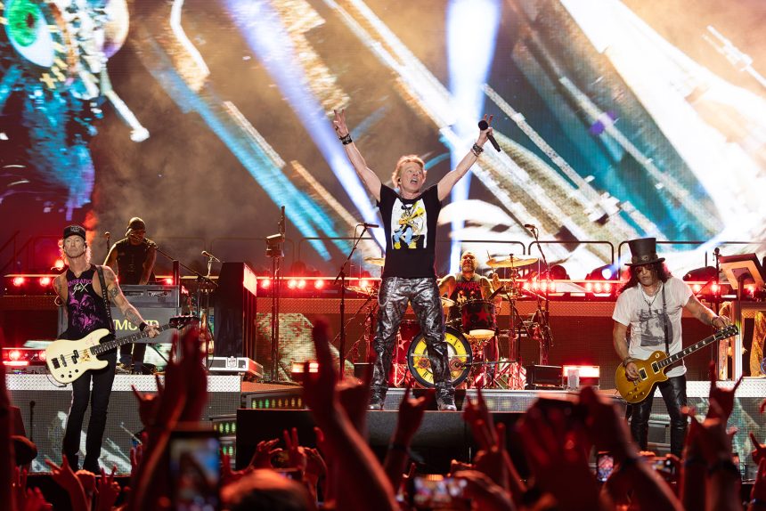 Guns N’ Roses played MetLife Stadium (pics, video, setlist), releasing new song “Perhaps”