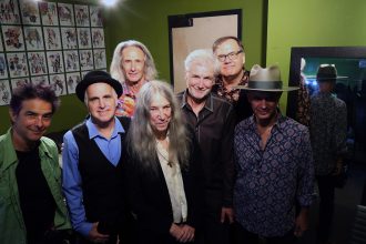 Patti Smith, Bob Mould, Lenny Kaye & more celebrated 50 years of ‘Nuggets’ @ City Winery (pics, setlists, video)