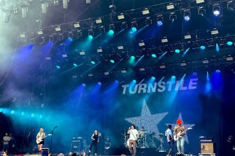 Watch Turnstile bring out Julien Baker for “Underwater Boi” at Rock En Seine