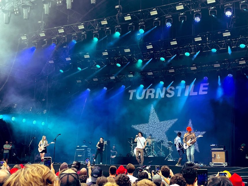 Watch Turnstile bring out Julien Baker for “Underwater Boi” at Rock En Seine