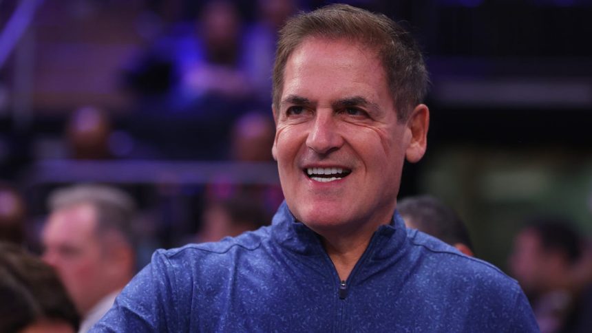 Mark Cuban trying to get Taylor Swift to date a Dallas Maverick