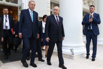 Putin Meets Erdogan to Discuss Grain Deal