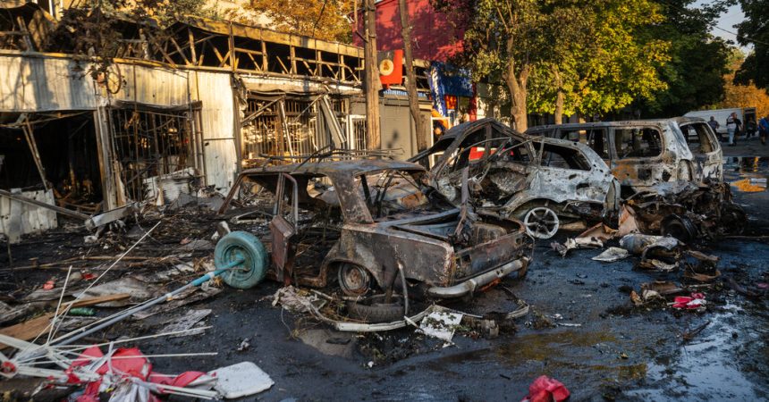 Blinken Visits Ukraine as Russian Missile Strike Kills 17