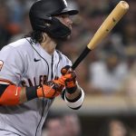 Slumping Giants seek turnaround on road against Cubs