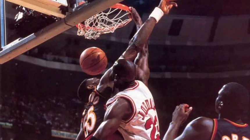 5 times Michael Jordan dunked on NBA Legends