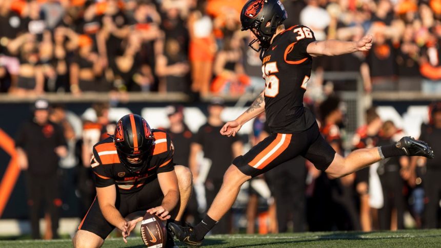 Washington-St.-Oregon St. game kicks off bizarre end of Pac-12