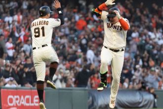 Giants top Rockies to complete 3-game series sweep