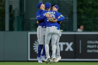 Blue Jays visit Rockies, look to gain more ground in wild-card chase