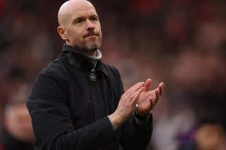 Ten Hag vents about the officiating in the game against Arsenal