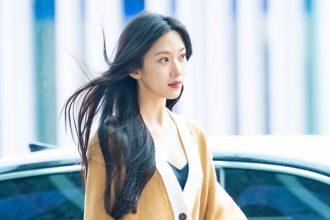 Moon Ga-Young Donned A Casually Elegant Outfit While Departing For Milan Fashion Week