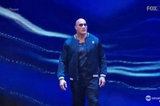 Former WWE Champion breaks character as The Rock returns on SmackDown