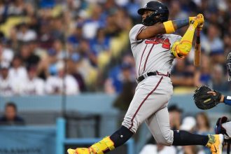 Orlando Arcia’s homer in 10th lifts Braves over Dodgers