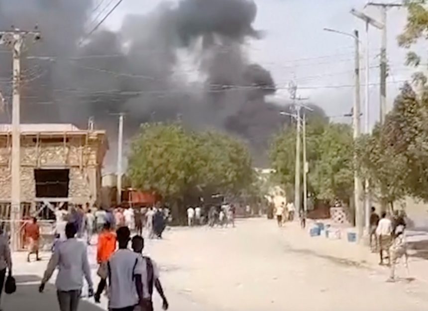 Deadly truck explosion hits checkpoint in central Somali town | Conflict News