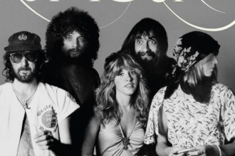 Fleetwood Mac Unveil Rumours Live from 1977