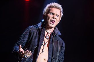 Billy Idol kept the hits coming at Kings Theatre (pics, setlist)