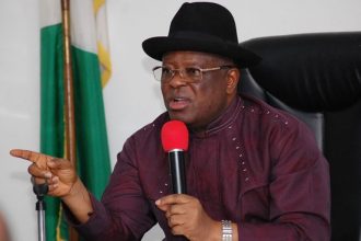 Watch Moment Dave Umahi Begs Civil Servants After Locking Them Out For Late Coming (Video) » Naijaloaded