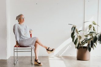 Laura Veirs announces new LP ‘Phone Orphans’ & tour with Karl Blau, shares “Rocks of Time”