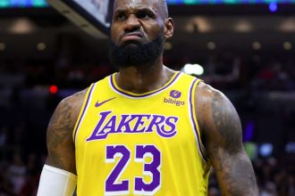 Lakers already complaining about lack of foul calls for LeBron James