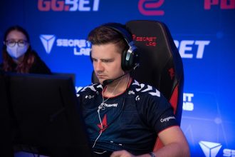 dupreeh CS2 settings (2023): Crosshair, configuration, sensitivity, and more